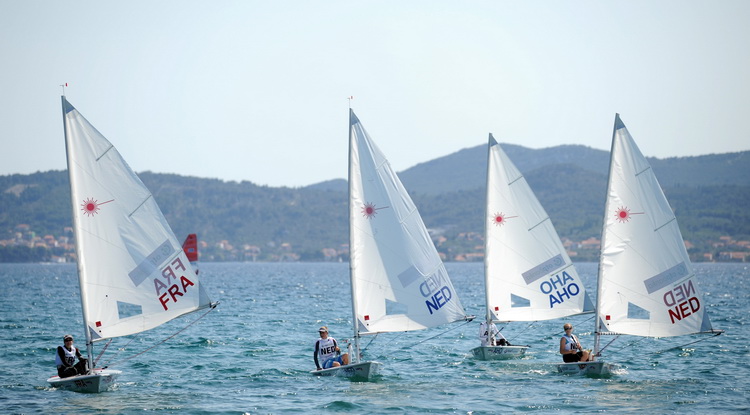 Zadar, 070711.Svjetsko juniorsko prvenstvo u jedrenju 07.-15.srpnja 2011.ISAF 2011.Danas je u organizaciji jedrlicarskog kluba Uskok iz Zadra pocelo svjetsko juniorsko prvenstvo u jedrenju za klase SL 16, 420, 29er, Laser i RS-X. Na prvenstvu se natjec Zadar, 070711.Svjetsko juniorsko prvenstvo u jedrenju 07.-15.srpnja 2011.ISAF 2011.Danas je u organizaciji jedrlicarskog kluba Uskok iz Zadra pocelo svjetsko juniorsko prvenstvo u jedrenju za klase SL 16, 420, 29er, Laser i RS-X. Na prvenstvu se natjec