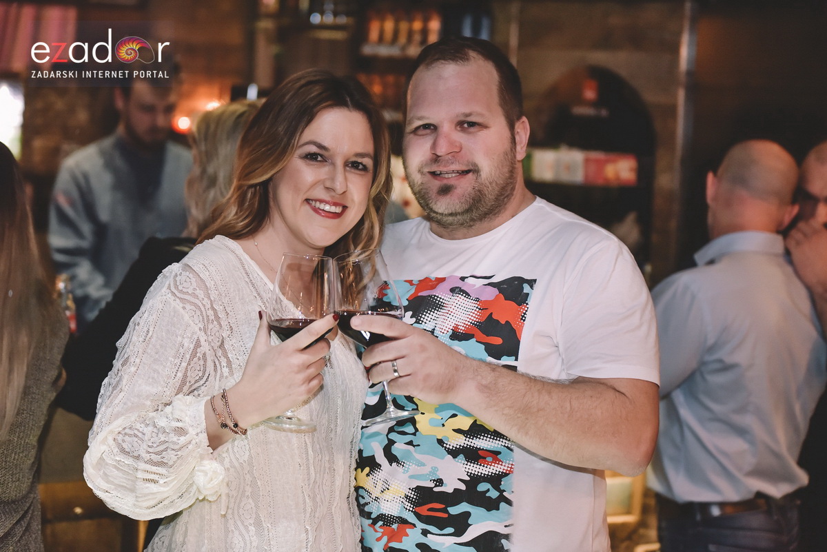 Uskrs u Harbor Cookhouse & Clubu uz klapu Iskon Uskrs u Harbor Cookhouse & Clubu uz klapu Iskon