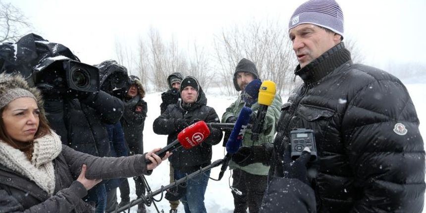 Nakon dva mjeseca pritvora, Reno Sinovcic izasao je iz zatvora u Remetincu, te ce se braniti sa slobode. Izvanraspravno vijece Zupanijskog suda prihvatilo je zahtjev obrane da mu se jamcevina od 10 milijuna kuna zamijeni zalogom nekretnina vrijednih preko Nakon dva mjeseca pritvora, Reno Sinovcic izasao je iz zatvora u Remetincu, te ce se braniti sa slobode. Izvanraspravno vijece Zupanijskog suda prihvatilo je zahtjev obrane da mu se jamcevina od 10 milijuna kuna zamijeni zalogom nekretnina vrijednih preko