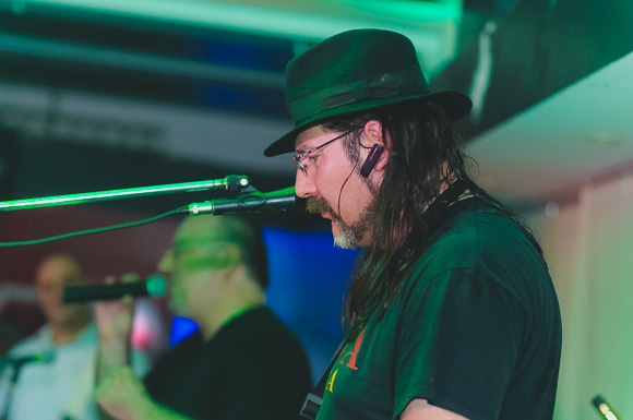 Siniša Vuco @ Hitch bar, 16.5.2015. (Foto: Ivan Toman)