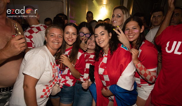 Čudesna noć: Velika fešta ulicama Zadra nakon plasmana Vatrenih u finale SP