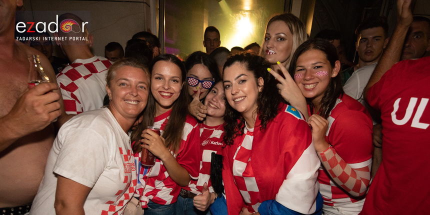 Čudesna noć: Velika fešta ulicama Zadra nakon plasmana Vatrenih u finale SP