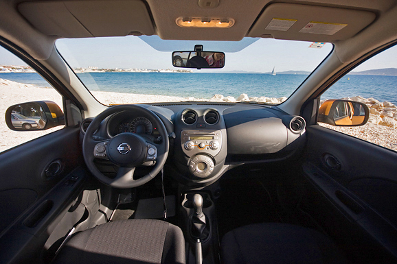 Image 943443 (auto) Image 943443 (auto)