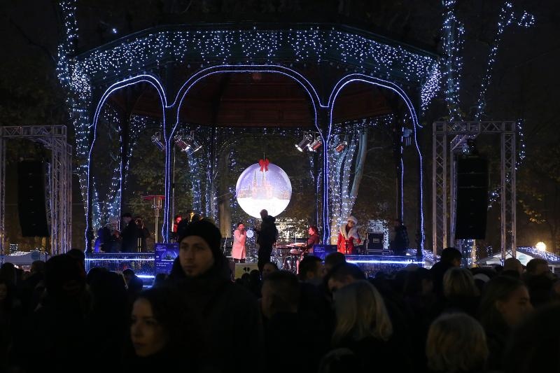 Na Zrinjevcu otvoren Advent u Zagrebu