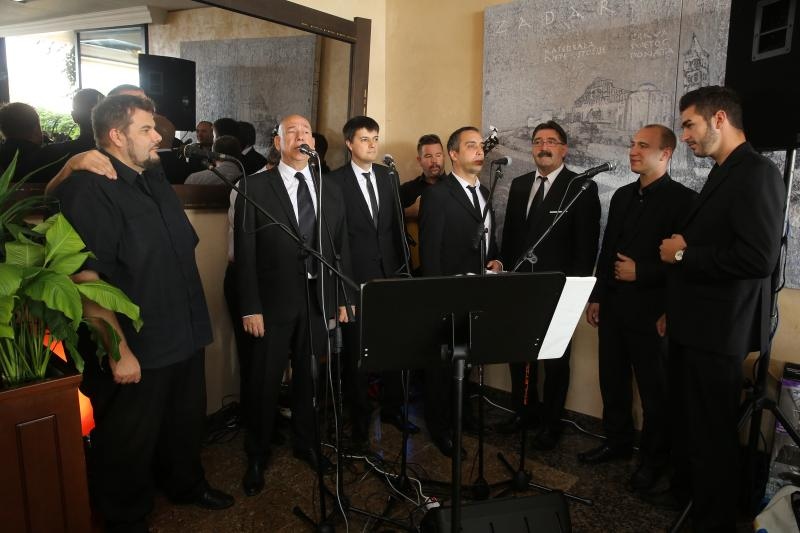 Zadar – Poznati zadarski ugostitelj Erik Pavin na rucak je pozvao djelatnike Cistoce koji su mogli gustati u vrhunskom ribljem meniju. Photo: Filip Brala/PIXSEL Zadar – Poznati zadarski ugostitelj Erik Pavin na rucak je pozvao djelatnike Cistoce koji su mogli gustati u vrhunskom ribljem meniju. Photo: Filip Brala/PIXSEL