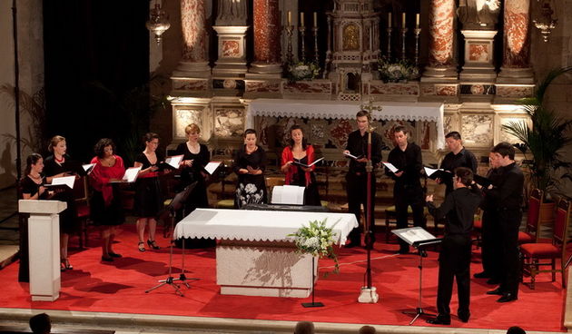 Vokalni ansambl Antiphonus i mastro Facini u crkvi sv. Frane