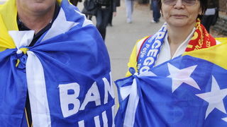 Zenica,181109.
Atmosfera uoci utakmice za odlazak na SP u nogometu izmedju Bosne i Hercegovine i Portugala. Navijaci Bosne i Hercegovine su spremni za navijanje.
Foto: Dado Ruvic / CROPIX
