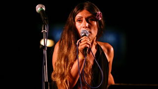 Zadar, 200811.
U Maraschino baru zapoceo je Nior festival. Festival je otvoren hrvatskom premijerom kratkometraznog filma ‘Mind Games’ redatelja Gavina Bonda. U filmu glume hrvatski top model Helena Sopar i Brian Geraghty (poznat po ulozi u Oscarom nagra Zadar, 200811.
U Maraschino baru zapoceo je Nior festival. Festival je otvoren hrvatskom premijerom kratkometraznog filma ‘Mind Games’ redatelja Gavina Bonda. U filmu glume hrvatski top model Helena Sopar i Brian Geraghty (poznat po ulozi u Oscarom nagra