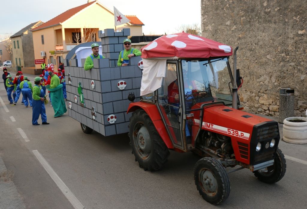 2. Međunarodna karnevalska povorka Virskih maškara