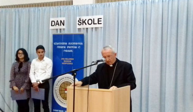 Nadbiskup Želimir Puljić na svečanoj akademiji u povodu Dana Klasične gimnazije Ivana Pavla II. Foto: Filip Buzov