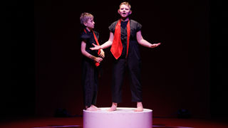 Igrajmo se: Zabranjeno mlađima od 15 strana A