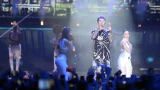 Image 379321 (auto) Image 379321 (auto)