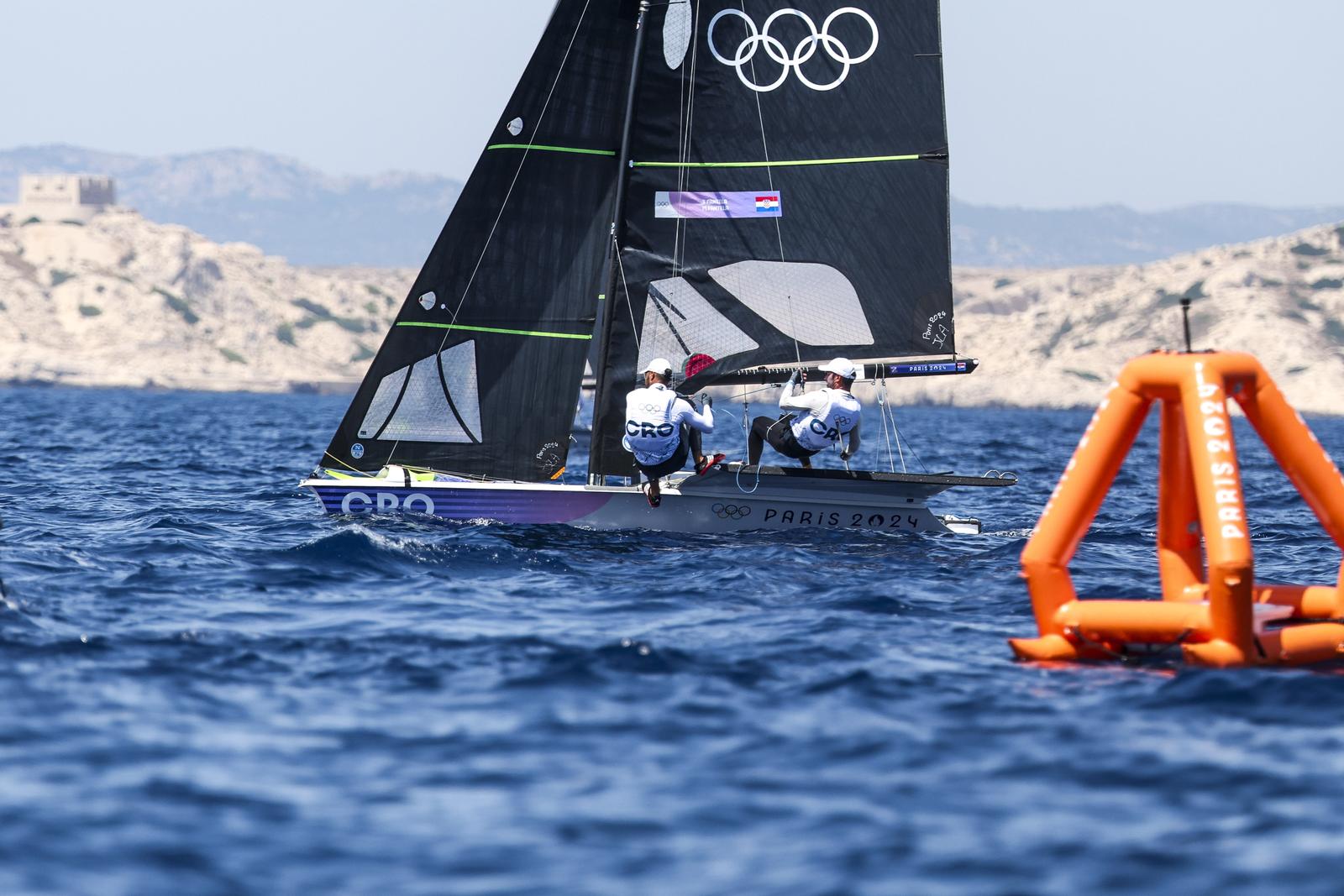 OI Pariz 2024: Braća Fantela u klasi 49er na regatnom polju u Marseilleu
