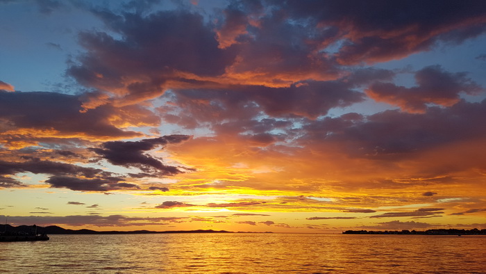 Spektakularan zalazak sunca 22. kolovoza 2016. Foto:Mladen Malik Spektakularan zalazak sunca 22. kolovoza 2016. Foto:Mladen Malik