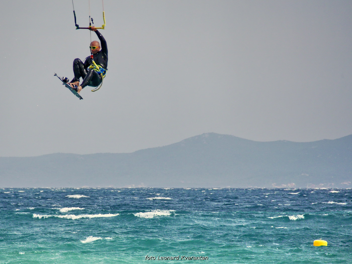 Na krilima juga: surferi i kiteri uživaju na Vitrenjaku