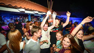 Odlična zabava u Noštromo i Vagabundo barovima na Viru