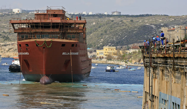 Danas je u brodogradilistu Kraljevica porinut u more najskuplji komercijalni brod koji se dosad gradio u ovom brodogradilistu. Rijec je o brodu Bella Desgagnes, namjenjenom prijevozu putnika i kontenjera. Brod je dug 95m, sirok 19.35m, nosivosti od 1071 t