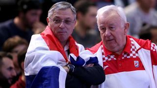 Hrvatski navijači u Parizu na utakmici Slovenija – Hrvatska za 3. mjesto na Svjetskom prvenstvu