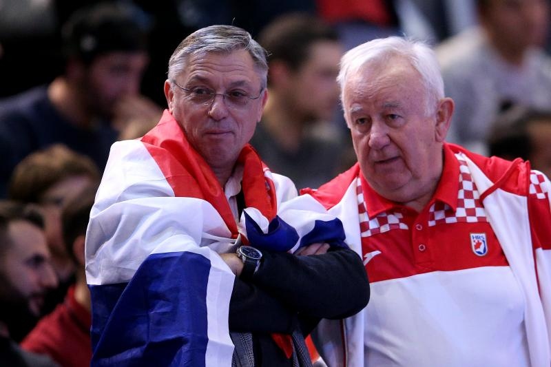 Hrvatski navijači u Parizu na utakmici Slovenija – Hrvatska za 3. mjesto na Svjetskom prvenstvu