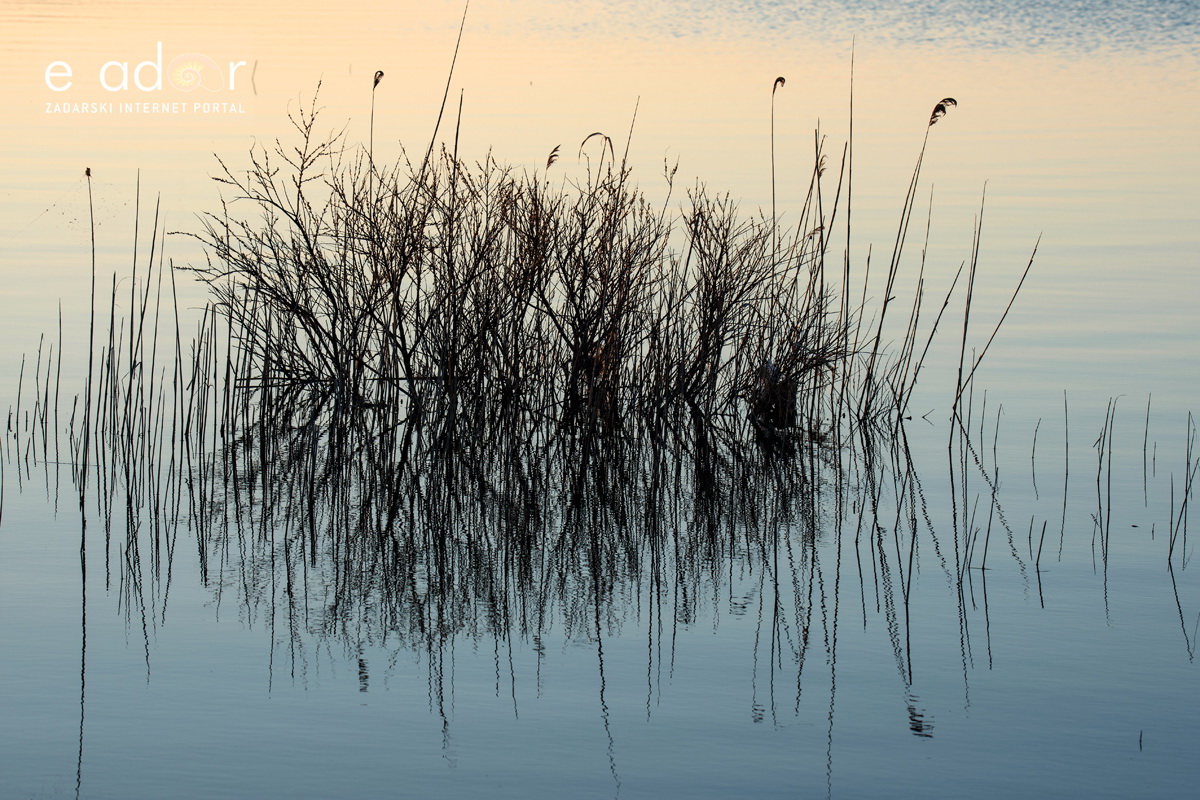 Nedjeljno svitanje na Vranskom jezeru Nedjeljno svitanje na Vranskom jezeru