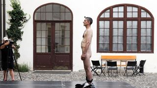 Siniša Labrović: Performans “Poštovani gospodine predsjedniče, možete me poljubiti u guzicu” Siniša Labrović: Performans “Poštovani gospodine predsjedniče, možete me poljubiti u guzicu”