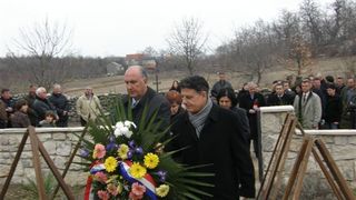 Polaganje vijenaca u spomen na žrtve Medviđe Polaganje vijenaca u spomen na žrtve Medviđe
