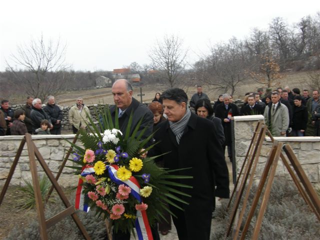 Polaganje vijenaca u spomen na žrtve Medviđe Polaganje vijenaca u spomen na žrtve Medviđe