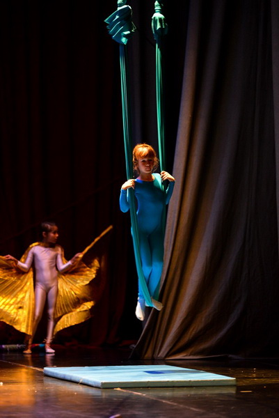 Circo Art u HNK Zadar izveo predstavu “Povratak u prirodu”