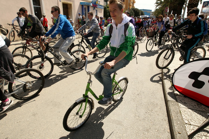 Zadar, 070413.
Branimirova obala.
U povodu Svjetskog dana zdravlja i u sklopu Zupanijskih dana 2013. godine, Tim za zdravlje Zadarske zupanije i Grad Nin organizirali su biciklijadu pod nazivom Od Branimira do Branimira na relaciji Zadar-Nin-Zadar u dulj Zadar, 070413.
Branimirova obala.
U povodu Svjetskog dana zdravlja i u sklopu Zupanijskih dana 2013. godine, Tim za zdravlje Zadarske zupanije i Grad Nin organizirali su biciklijadu pod nazivom Od Branimira do Branimira na relaciji Zadar-Nin-Zadar u dulj