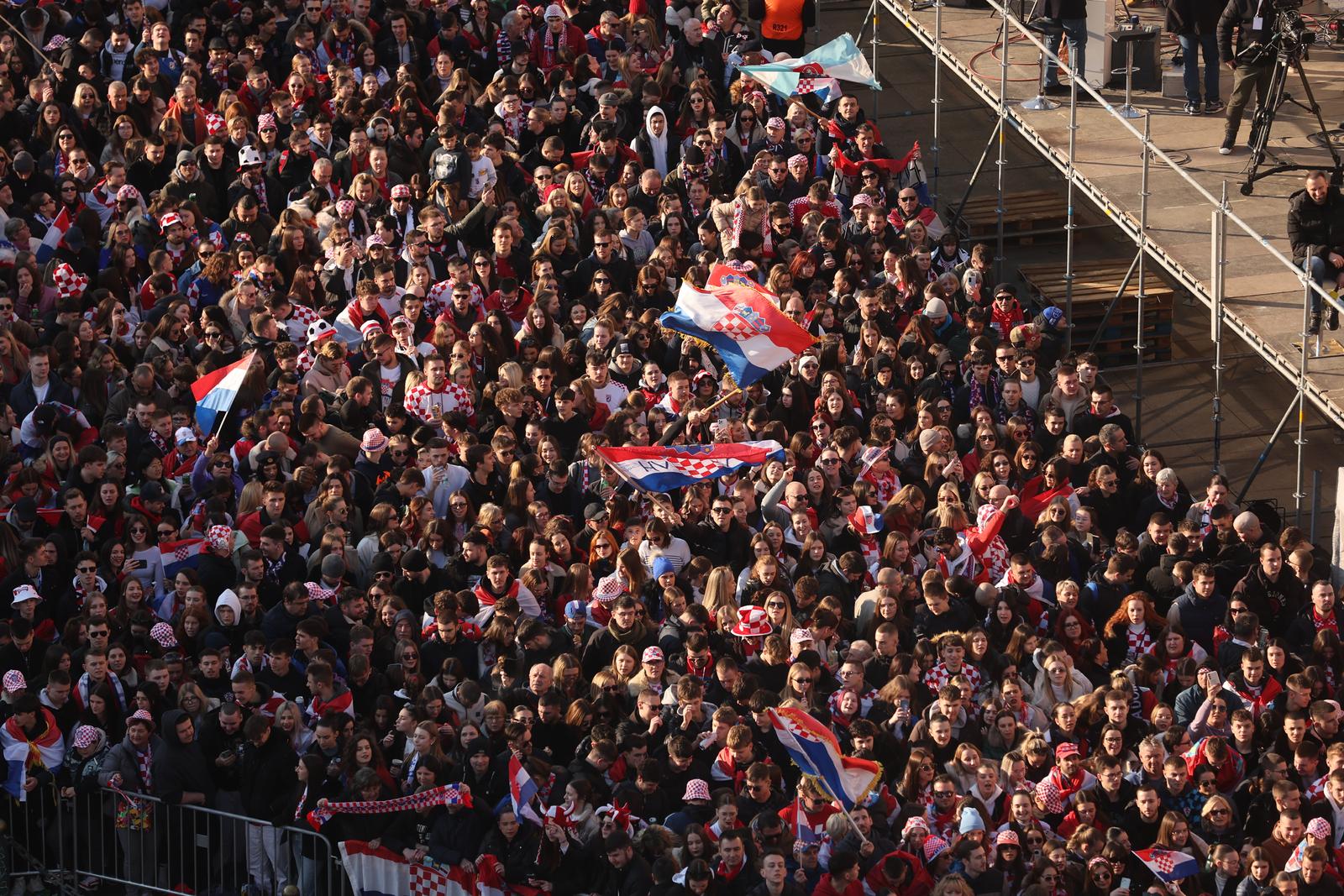 Panorama svečanog dočeka hrvatske rukometne reprezentacije u Zagrebu