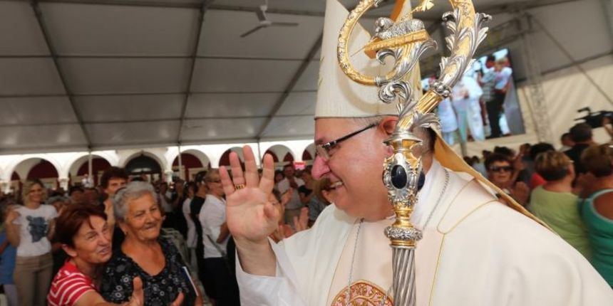 Novi šibenski biskup Tomislav Rogić zaređen u katedrali sv. Jakova
