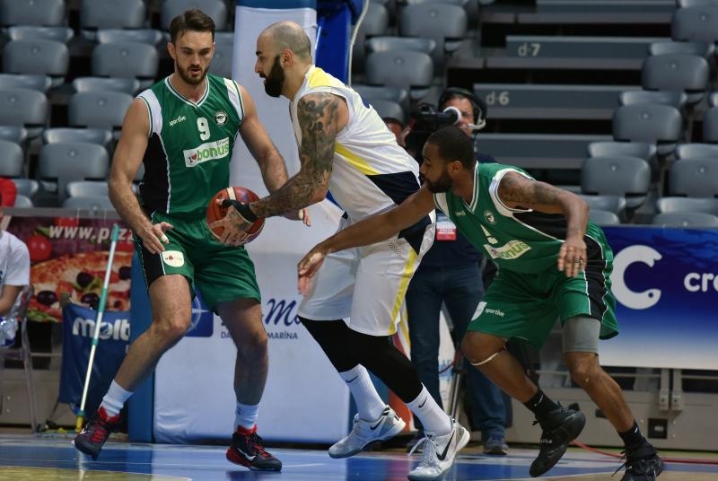Zadar Dogus Basketball Tournament: Fenerbahçe Ülker – Darüşşafaka Doğuş 62-59, Foto: Dino Stanin/PIXSELL Zadar Dogus Basketball Tournament: Fenerbahçe Ülker – Darüşşafaka Doğuş 62-59, Foto: Dino Stanin/PIXSELL