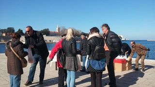 Dan žena, Bleke i konji