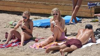 Posljednji dan Love International Festivala u Tisnom privukao je veliki broj mladih iz cijele Europe, a najviče iz Velike Britanije. Photo: Hrvoje Jelavić/PIXSELL Posljednji dan Love International Festivala u Tisnom privukao je veliki broj mladih iz cijele Europe, a najviče iz Velike Britanije. Photo: Hrvoje Jelavić/PIXSELL