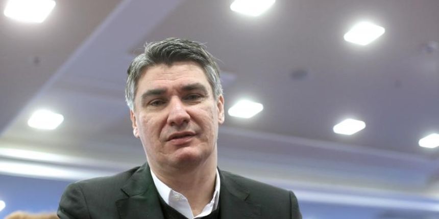 Zagreb – 14. Izvjestajno-tematska skupstina Socijaldemokratskog foruma zena u hotelu Four Points-Panorama. U radu skupstine sudjelovao je premijer SDP-a Zoran Milanovic. Photo: Sanjin Strukic/PIXSELL Zagreb – 14. Izvjestajno-tematska skupstina Socijaldemokratskog foruma zena u hotelu Four Points-Panorama. U radu skupstine sudjelovao je premijer SDP-a Zoran Milanovic. Photo: Sanjin Strukic/PIXSELL