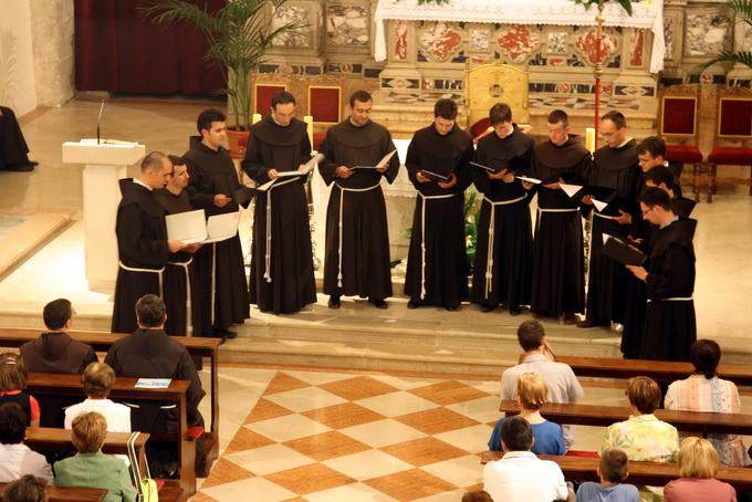 Sv. Frane: Predstavljanje CD-a zbora bogoslova Franjevačke provincije Sv. Frane: Predstavljanje CD-a zbora bogoslova Franjevačke provincije