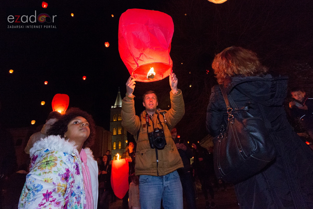Humanitarni svjetlosni spektakl “Zaželi ljubav” na zadarskom Forumu, 18. veljače 2017. Humanitarni svjetlosni spektakl “Zaželi ljubav” na zadarskom Forumu, 18. veljače 2017.