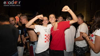 Čudesna noć: Velika fešta ulicama Zadra nakon plasmana Vatrenih u finale SP Čudesna noć: Velika fešta ulicama Zadra nakon plasmana Vatrenih u finale SP