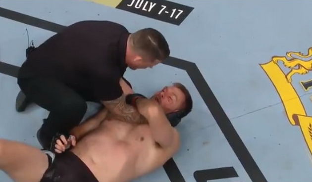 Stipe Miočić na podu