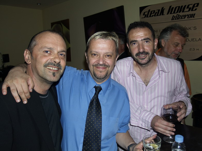 Image 1199577 (auto) Image 1199577 (auto)