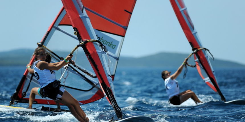 Zadar, 080711.
Svjetsko juniorsko prvenstvo u jedrenju 07.-15.srpnja 2011.
ISAF 2011.
U organizaciji jedrlicarskog kluba Uskok iz Zadra odrzava se svjetsko juniorsko prvenstvo u jedrenju za klase SL 16, 420, 29er, Laser i RS-X. Na prvenstvu se natjece 350 Zadar, 080711.
Svjetsko juniorsko prvenstvo u jedrenju 07.-15.srpnja 2011.
ISAF 2011.
U organizaciji jedrlicarskog kluba Uskok iz Zadra odrzava se svjetsko juniorsko prvenstvo u jedrenju za klase SL 16, 420, 29er, Laser i RS-X. Na prvenstvu se natjece 350