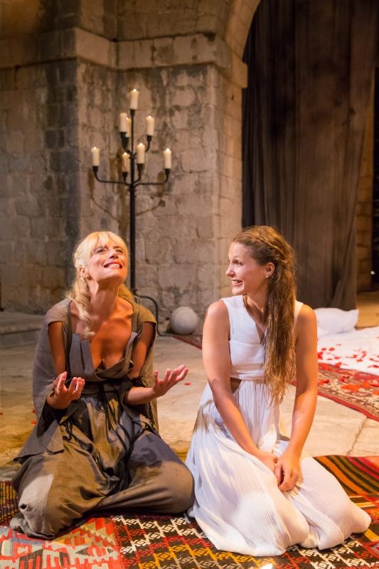 Povodom obiljezavanja 400. godina smrti Williama Shakespearea premijerno je izveden Othello, tragedija Williama Shakespearea u režiji Ivice Boban i s Draganom Despotom kao Othellom