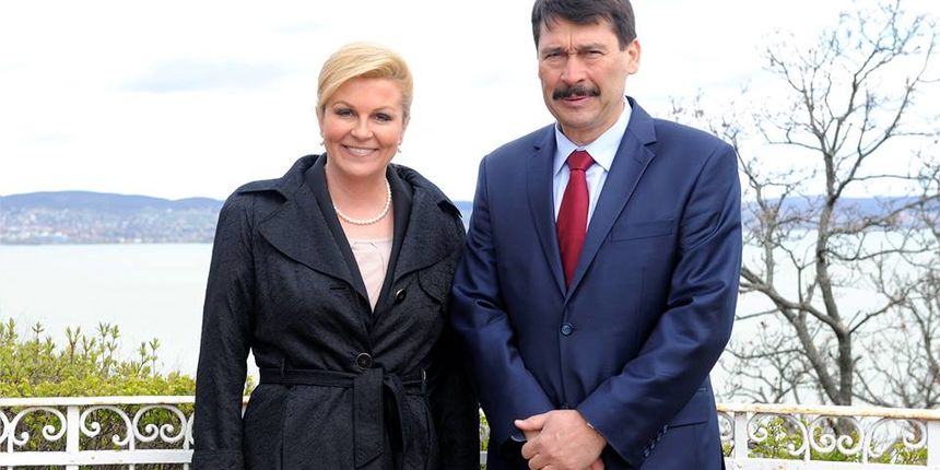 Predsjednica Kolinda Grabar-Kitarović i predsjednik Mađarske János Áder susreli su se danas na neformalnom radnom ručku u mjestu Tihany na jezeru Balaton u Mađarskoj., Izvor: Facebook Predsjednica Kolinda Grabar-Kitarović i predsjednik Mađarske János Áder susreli su se danas na neformalnom radnom ručku u mjestu Tihany na jezeru Balaton u Mađarskoj., Izvor: Facebook