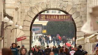 đir po gradu, ljudi, guzva, ulica, ”hrvati”