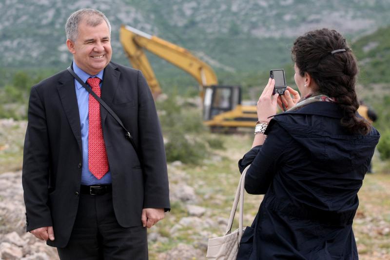 U opcini Jasenice zapoceli su pripremni radovi za podizanje vjetroelektrane. Projekt je predstavio nacelnik Martin Baricevic. Photo: Dino Stanin/PIXSELL U opcini Jasenice zapoceli su pripremni radovi za podizanje vjetroelektrane. Projekt je predstavio nacelnik Martin Baricevic. Photo: Dino Stanin/PIXSELL