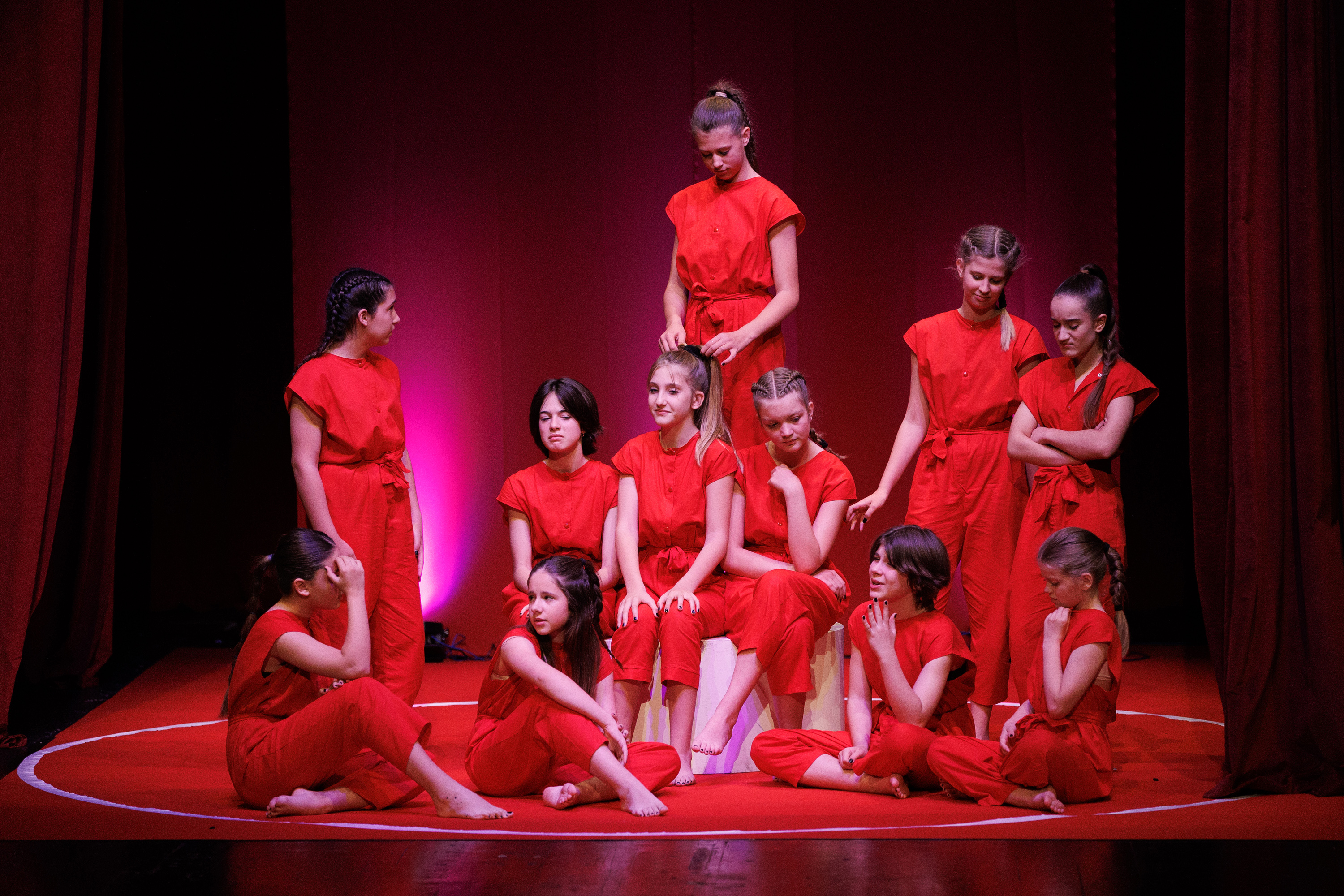 Igrajmo se: Zabranjeno mlađima od 15 strana A