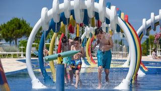 Obitelj Mandić uživa u ljetnim radostima u Zatonu Obitelj Mandić uživa u ljetnim radostima u Zatonu