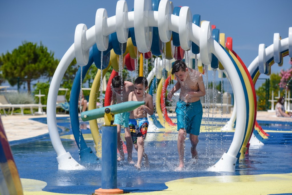 Obitelj Mandić uživa u ljetnim radostima u Zatonu Obitelj Mandić uživa u ljetnim radostima u Zatonu