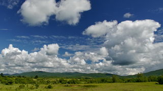Zaigrani oblaci nad Likom