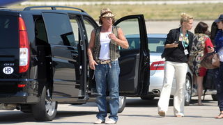 Dubrovnik, 210809.
Danas je u Dubrovnik s delegacijom Sarajevo Film Festivala stigao glumac Mickey Rourke, kao gost Dubrovnik Film Meetinga.
Docekale su ga predstavnice Jadranskih luksuznih hotela u cijim ce objektima i boraviti, a u Dubrovniku ce veceras